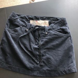 Gap skirt